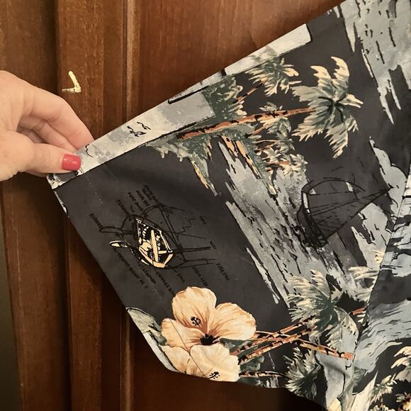 HOOK & TACKLE Men’s Hawaiian Shirt Fish Fishing Sailboats Hibiscus Size 2XL Big - Picture 5 of 13